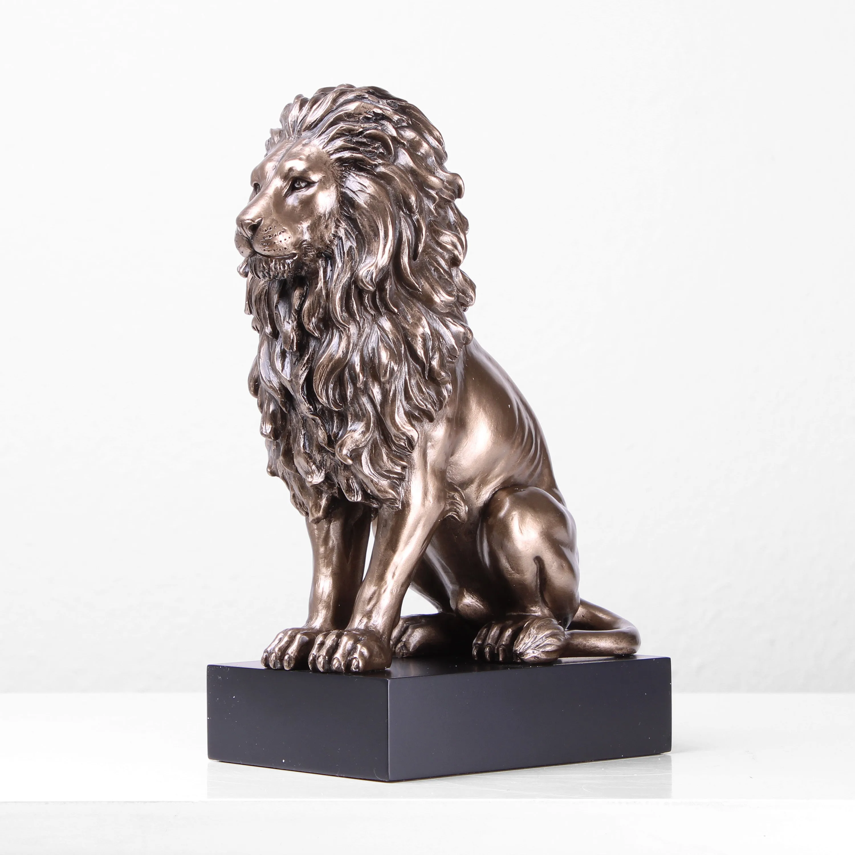 Sitting Lion Statue in Bronze (Cold Cast Bronze Sculpture)